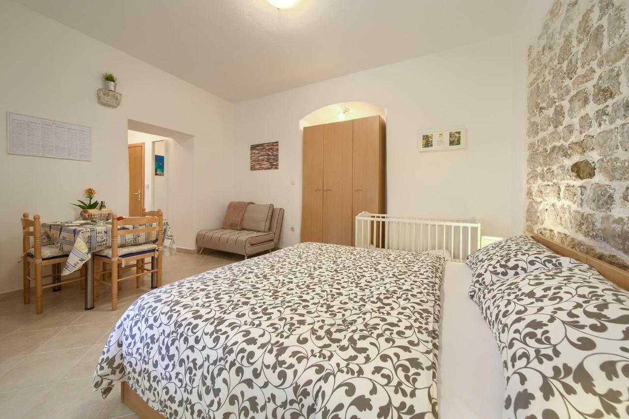 Hrast Apartment Đảo Krk Ngoại thất bức ảnh