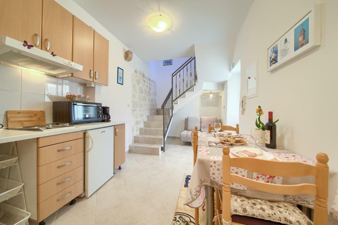 Hrast Apartment Đảo Krk Ngoại thất bức ảnh