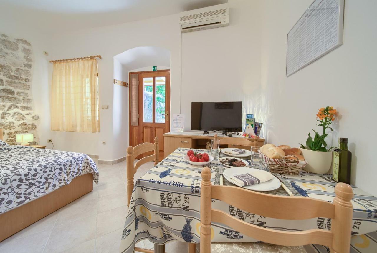 Hrast Apartment Đảo Krk Ngoại thất bức ảnh